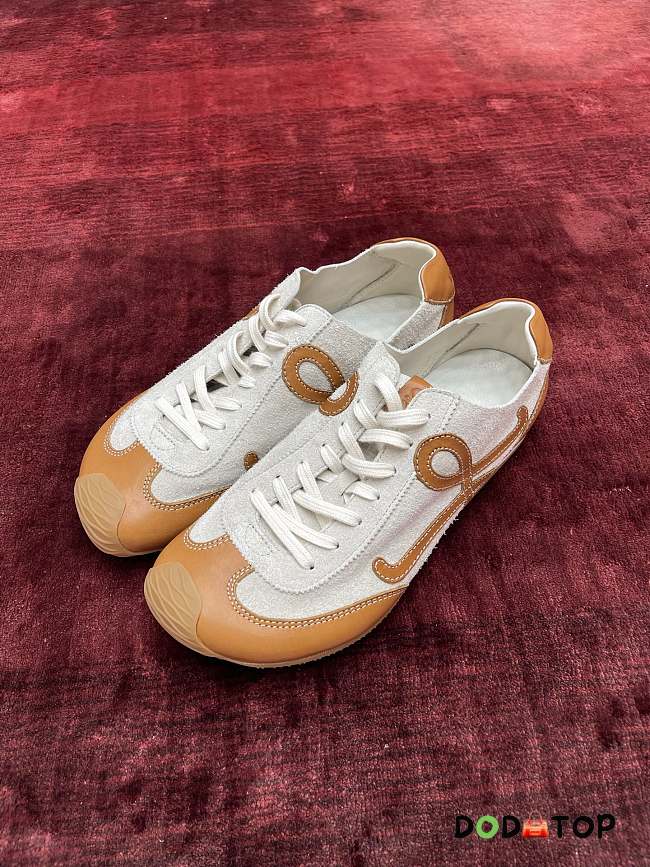 Loewe White and tan Ballet Runner 2.0 sneakers - 1