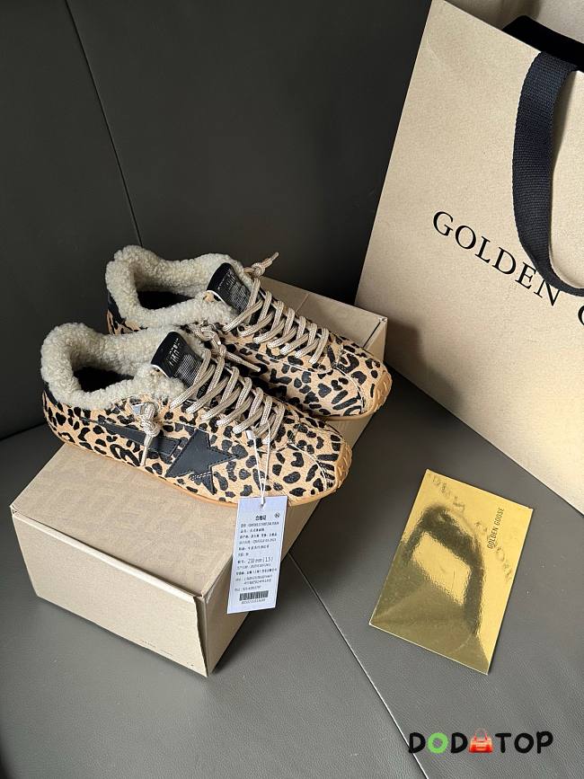 Golden Goose Women's Natural Super Star sneaker - 02 - 1