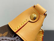 Louis Vuitton M26191 Pochette Mia bag size 14.5 x 8 x 22cm - 3