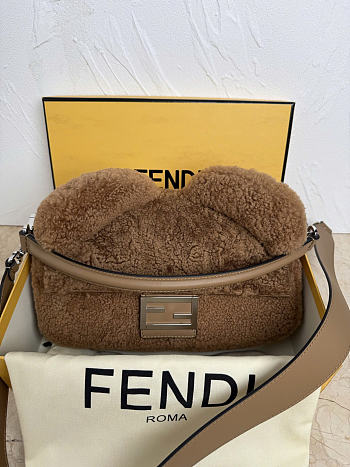 Fendi Baguette Regular dark brown shearling bag size 27x15x6.5cm