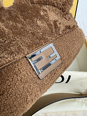 Fendi Baguette Regular dark brown shearling bag size 27x15x6.5cm - 6