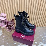 Gucci Women's lace-up ankle boots with GG logo - 4