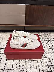 Gucci Shift sneakers for women white - 4