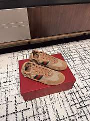 Gucci Shift sneakers for women brown - 4