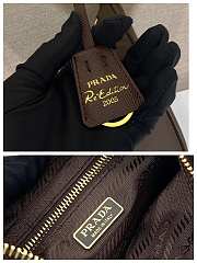 Prada Re-Edition 2005 bag size 22x18x6.5cm - 6
