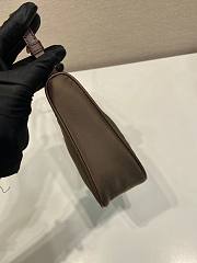 Prada Re-Edition 2005 bag size 22x18x6.5cm - 4