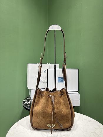 Prada Women's Brown Bags size 20x20x11cm