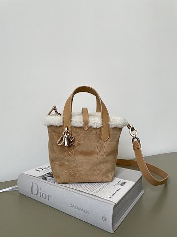 DiorAlps Small Dior Toujours Vertical Tote Bag brown Size 13 x 12x15cm