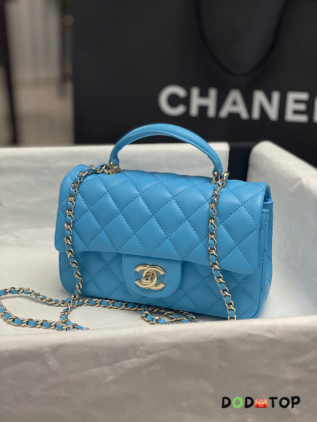 Chanel handle blue bag size 20X14X7CM - 1