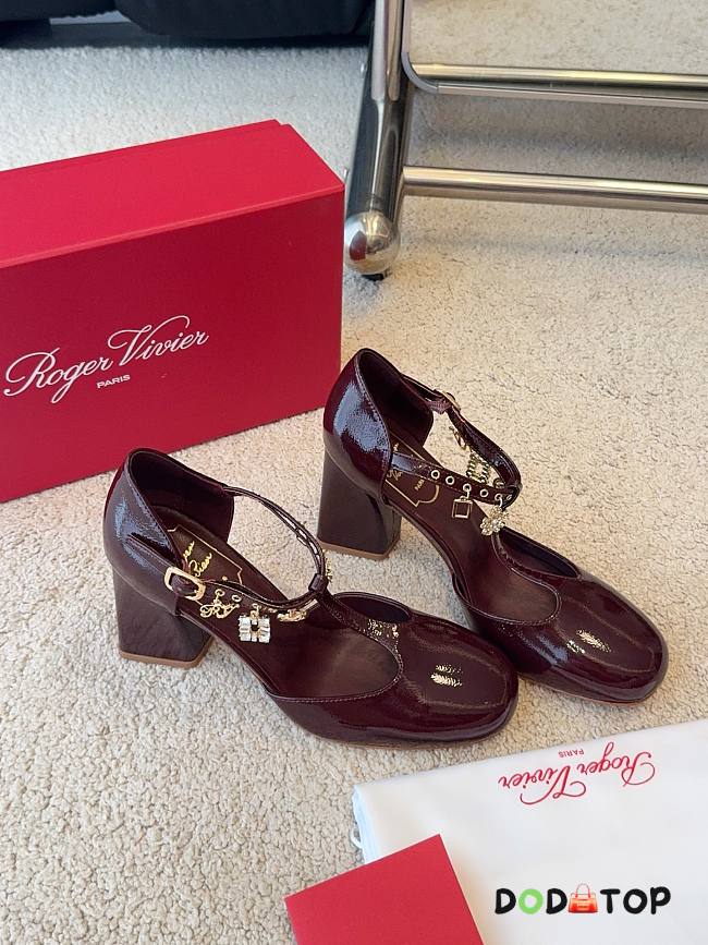 Rogervivier Très Vivier Mary Jane Pumps in patent leather red 8.5cm - 1