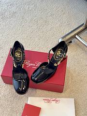 Rogervivier Très Vivier Mary Jane Pumps in patent leather black 8.5cm - 5