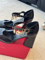 Rogervivier Très Vivier Mary Jane Pumps in patent leather black 8.5cm - 3