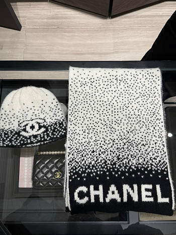 Chanel one set Hats and scarves