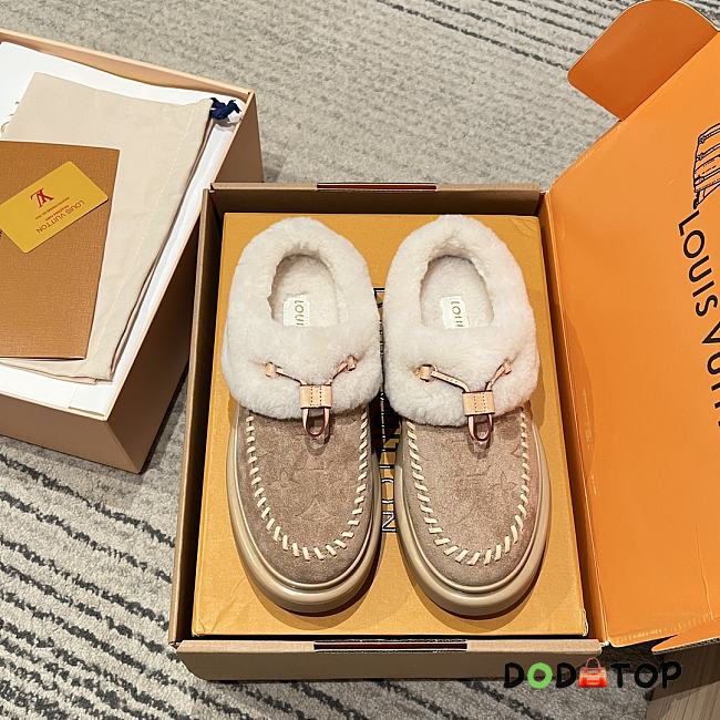 LV Cortina Closed Mule - a1 - 1