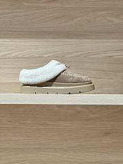 LV Cortina Closed Mule - a1 - 3