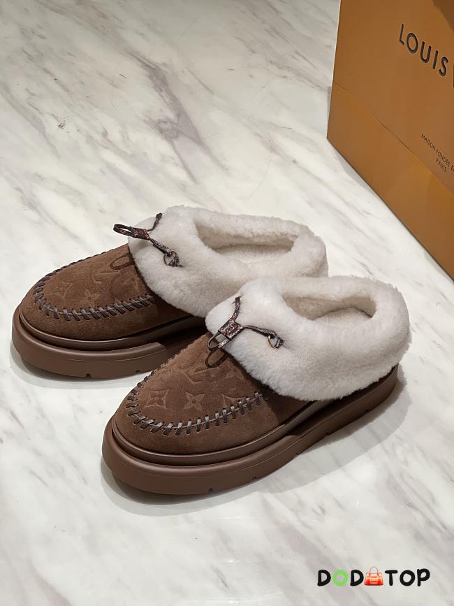 LV Cortina Closed Mule - a2 - 1