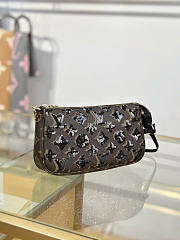 Louis Vuitton pochette bag size 23.5x13.5x4CM - 3