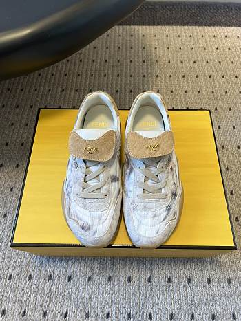 Fendi Wave Pulse Low-cut shoes in white fabric and beige calfskin-effect leather