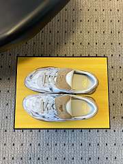 Fendi Wave Pulse Low-cut shoes in white fabric and beige calfskin-effect leather - 4