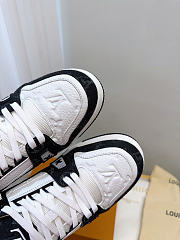 LV trainer sneaker black men - 01 - 4