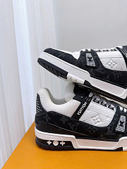 LV trainer sneaker black men - 01 - 3