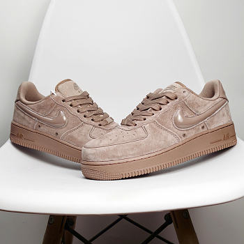 NIKE AIR FORCE SNEAKER