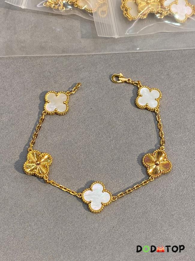 VCA necklace white - 1