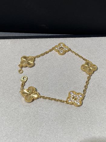 VCA bracelet- 09