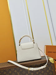 Louis Vuitton Capucines off white bag size 21x14x8cm - 3