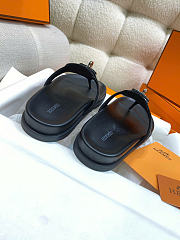 Hermes Kelly sandals black  - 3