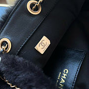 Chanel 25 Handbag black Fur 30x26x14cm - 3