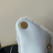 Chanel 25 Handbag white Fur 30x26x14cm - 6