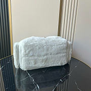 Chanel 25 Handbag white Fur 30x26x14cm - 5