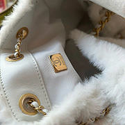 Chanel 25 Handbag white Fur 30x26x14cm - 4