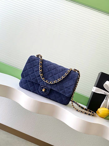 Chanel Flap Bag blue suede size 24x17x7cm