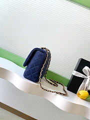 Chanel Flap Bag blue suede size 24x17x7cm - 6