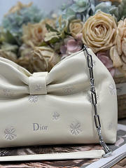 Dior Small Bow Bag White Clover Embroidered 26x16x10cm - 5