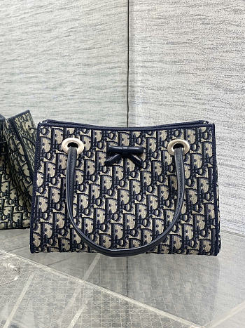 Dior Medium Shopping Bag Blue Dior Oblique Jacquard size 27x19x13.5cm