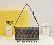 Fendi Baguette bag size 21x51x1.5cm - 3