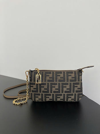 Fendi pouch size 20x3x13cm
