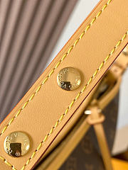 Louis Vuitton Carryall East West bag size36x19x0.5  - 5