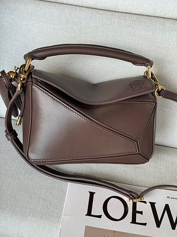 LOEWE Featherlight Puzzle brown size 17.5x7.5x12.5cm