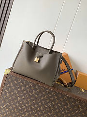 Louis Vuitton Vendôme PM gray bag size 28.5x22x14.5 cm - 4