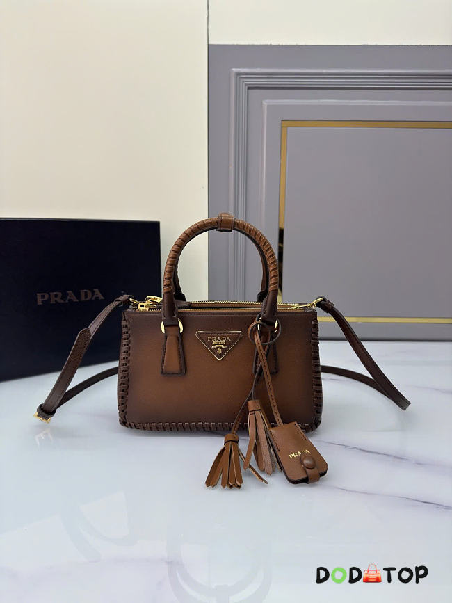 Prada Saffiano bag size 21x12.5x5cm - 1