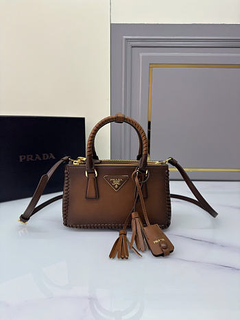 Prada Saffiano bag size 21x12.5x5cm
