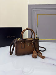 Prada Saffiano bag size 21x12.5x5cm - 6