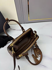 Prada Saffiano bag size 21x12.5x5cm - 4
