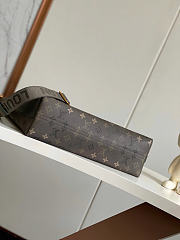 Louis Vuitton Vagabond Hobo bag size 35x12x38 cm - 6