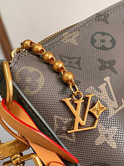 Louis Vuitton Vagabond Hobo bag size 35x12x38 cm - 3