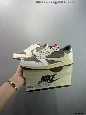 Travis Scott x Air Jordan 1 ” Reverse Mocha “ sneaker 